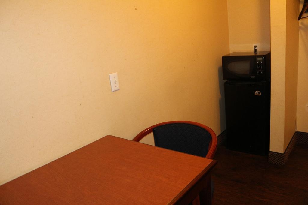 Magnolia Bay Hotel & Suites Jonesboro Extérieur photo