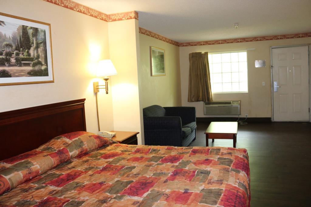 Magnolia Bay Hotel & Suites Jonesboro Extérieur photo