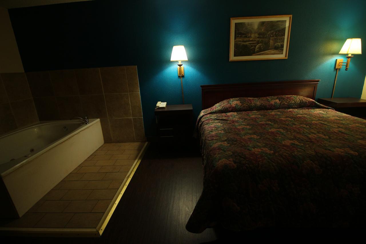 Magnolia Bay Hotel & Suites Jonesboro Extérieur photo