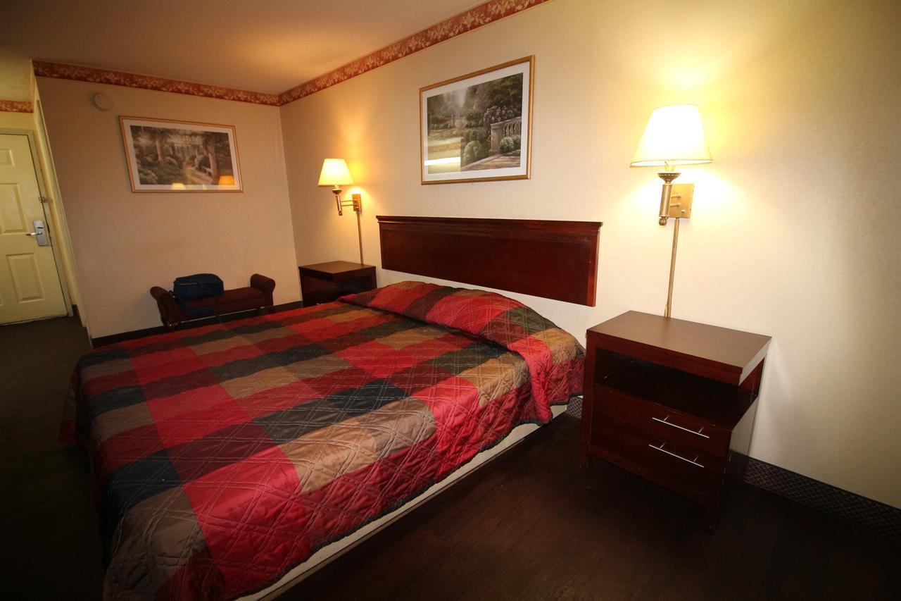 Magnolia Bay Hotel & Suites Jonesboro Extérieur photo