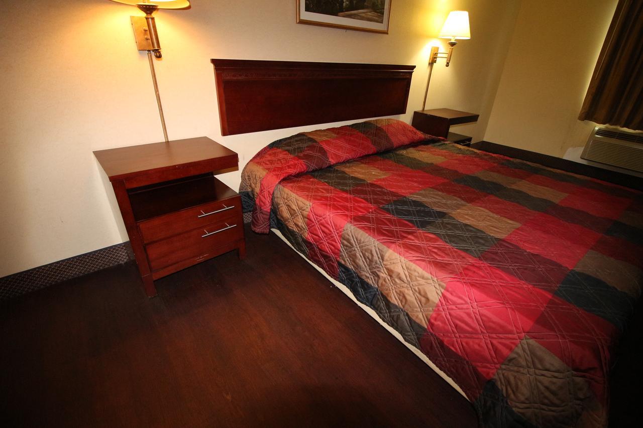 Magnolia Bay Hotel & Suites Jonesboro Extérieur photo